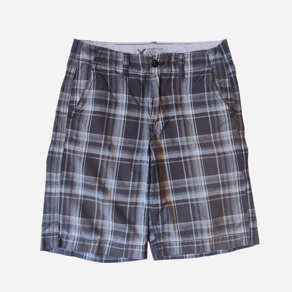 2000s American Eagle Outfitters Longer Length gray and white plaid shorts